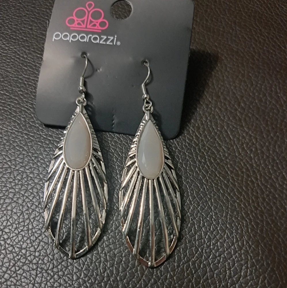 Dangle Earrings - Picture 1 of 1